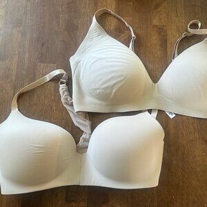 2 Victoria's Secret Wireless Bras